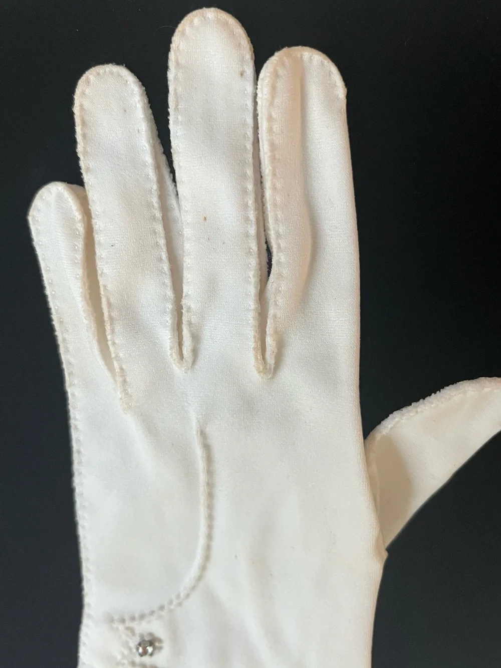 VTG 1950s White Opera Gloves Rhinestone Diamond Accent Scalloped Cuff Small 13